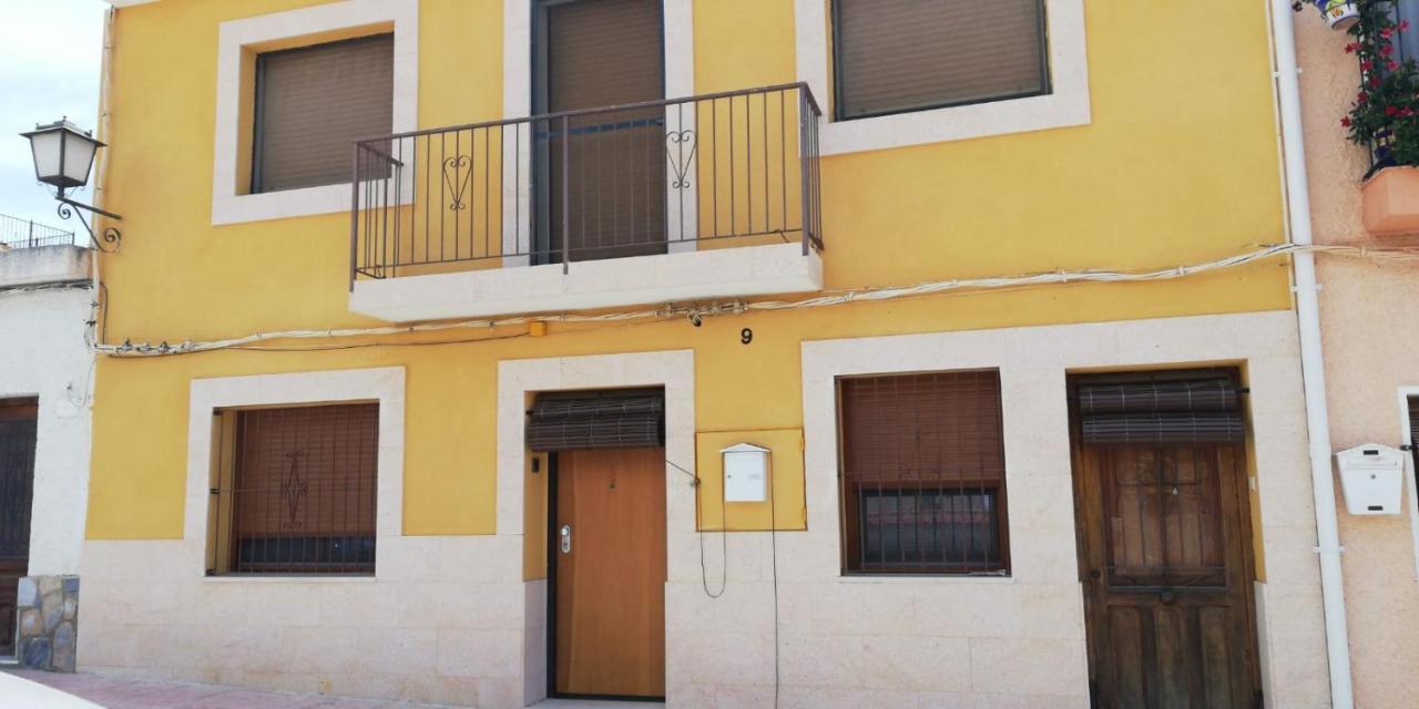 Casa Con Terraza/Confortable House With Terrace Aigues Luaran gambar
