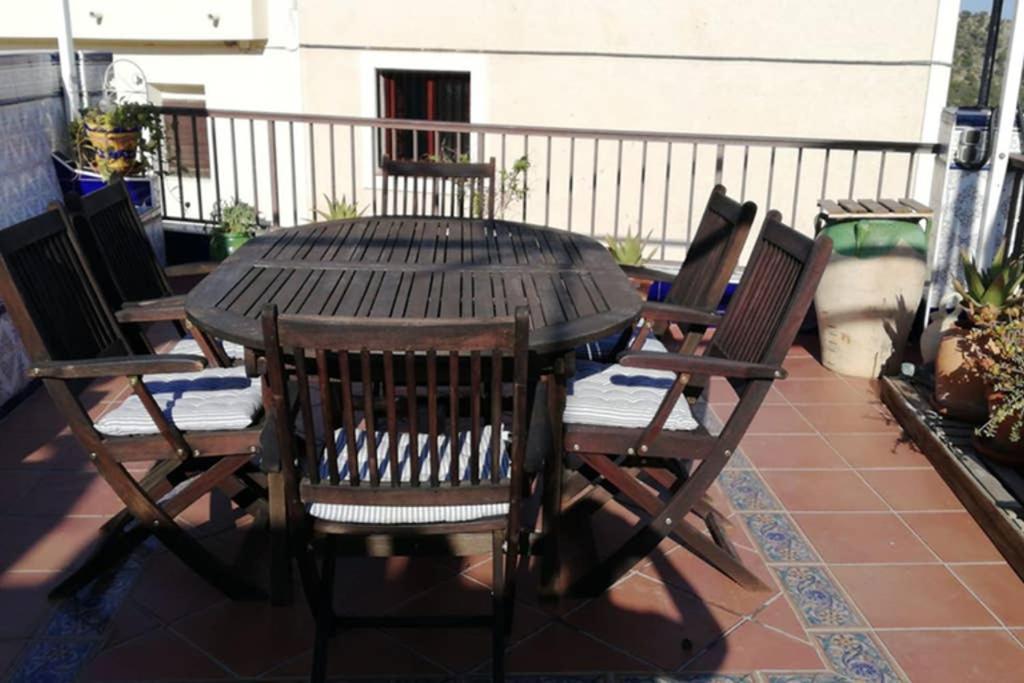 Casa Con Terraza/Confortable House With Terrace Aigues Luaran gambar